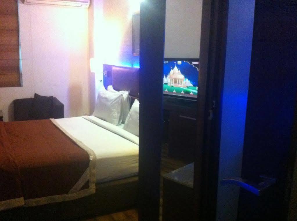 Beyond Hotel New Delhi Luaran gambar
